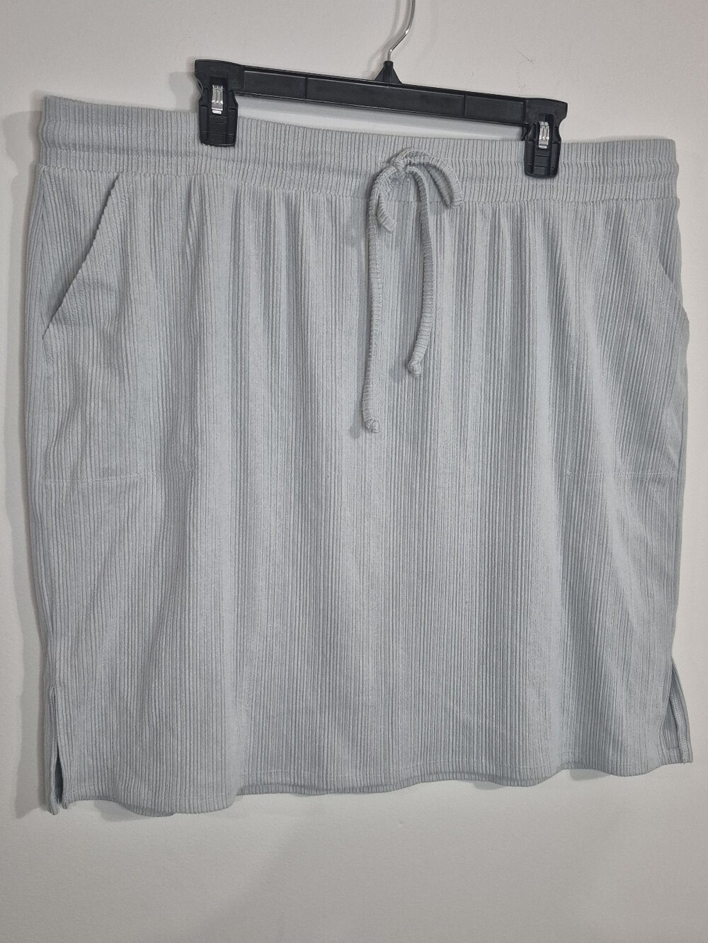 MAURICES  size 2X Casual Light Gray Ribbed Drawstring Skirt